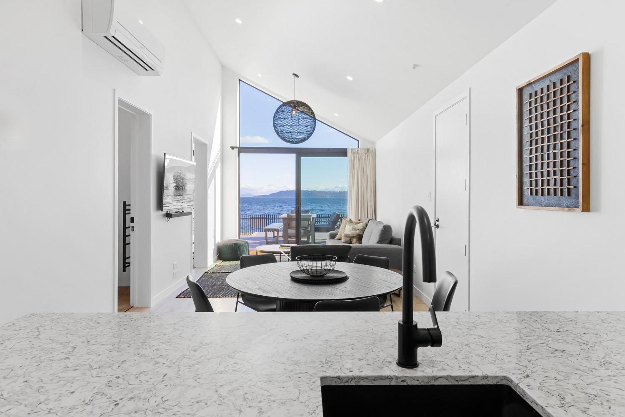 Brand New Lake Front Homes Spa Pool Taupo Dış mekan fotoğraf